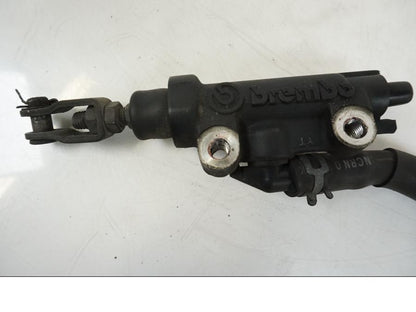 Höger sida på Bromshuvudcylinder från en Yamaha XJR 1300 -2002 motorcykel.