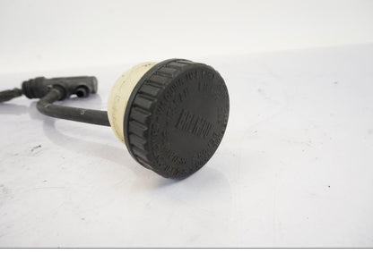 Vänster sida på Bromshuvudcylinder från en BMW R 1150 RS -2003 motorcykel.