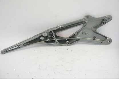 Baksidan på Bakram från en KTM 790 Duke -2018 motorcykel.