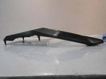 Höger sida på Pakethållare från en Suzuki DL 650 -2011 motorcykel.