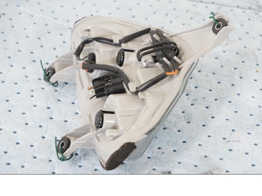 Snett uppifrån på Baklampa från en Suzuki GSX 1300 BK -2008 motorcykel.