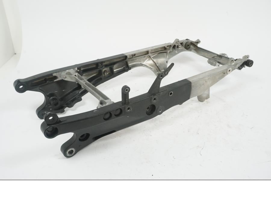 Vänster sida på Bakram från en Honda CBR 1000 RR -2004 motorcykel.