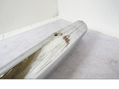 Vänster sida på Ljuddämpare från en Kawasaki VN 1500 Classic Tourer -2000 motorcykel.