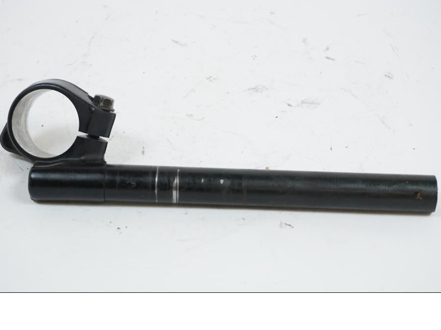 Höger sida på Styre från en Honda CBR 600 -1998 motorcykel.