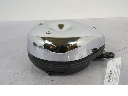 Höger sida på Verktygslåda från en Suzuki VZ 800 -2000 motorcykel.