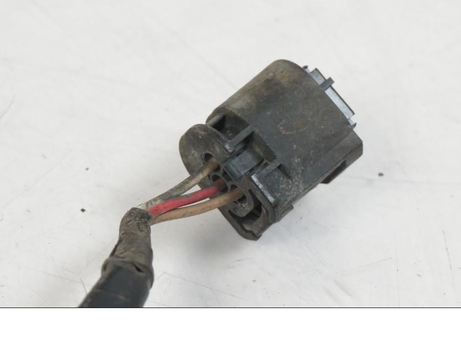 Baksidan på Sidostödsbrytare från en BMW F 800 GS -2008 motorcykel.