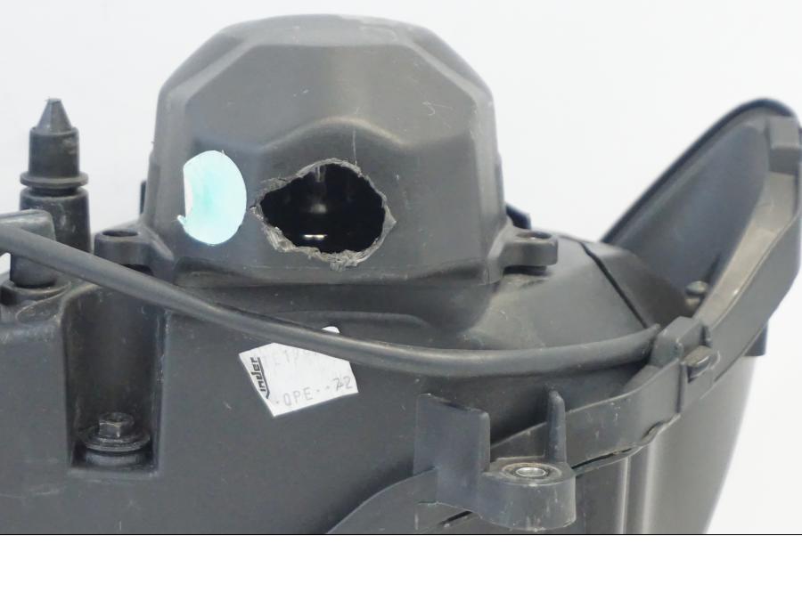 Snett nerifrån på Strålkastare från en Triumph Daytona 675 -2010 motorcykel.