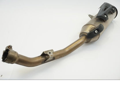 Vänster sida på Ljuddämpare från en Yamaha WR 125 -2010 motorcykel.