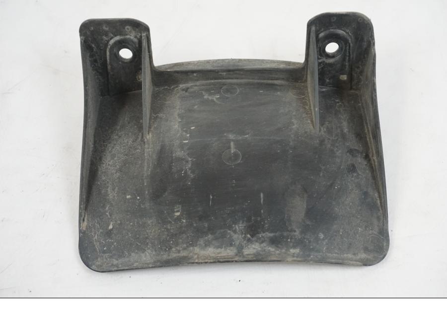 Vänster sida på Svingskärm från en Suzuki VZR 1800 -2009 motorcykel.