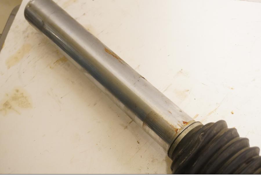 Vänster sida på Gaffelben från en Honda XL 650 V -2000 motorcykel.