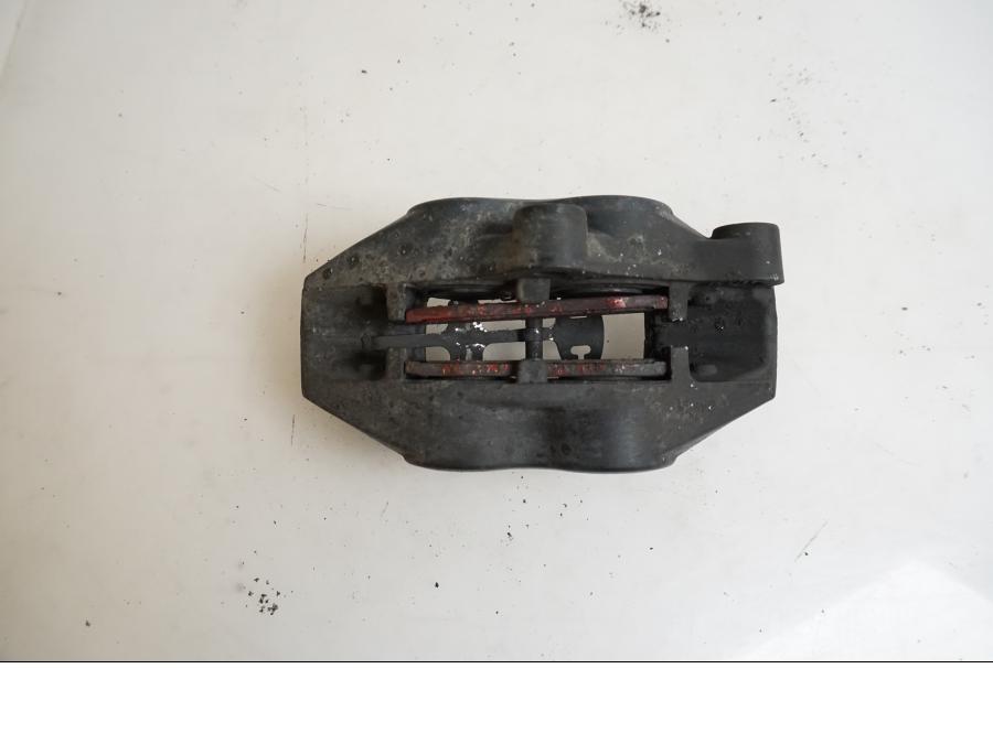 Höger sida på Bromsok från en BMW K 1200 S -2007 motorcykel.