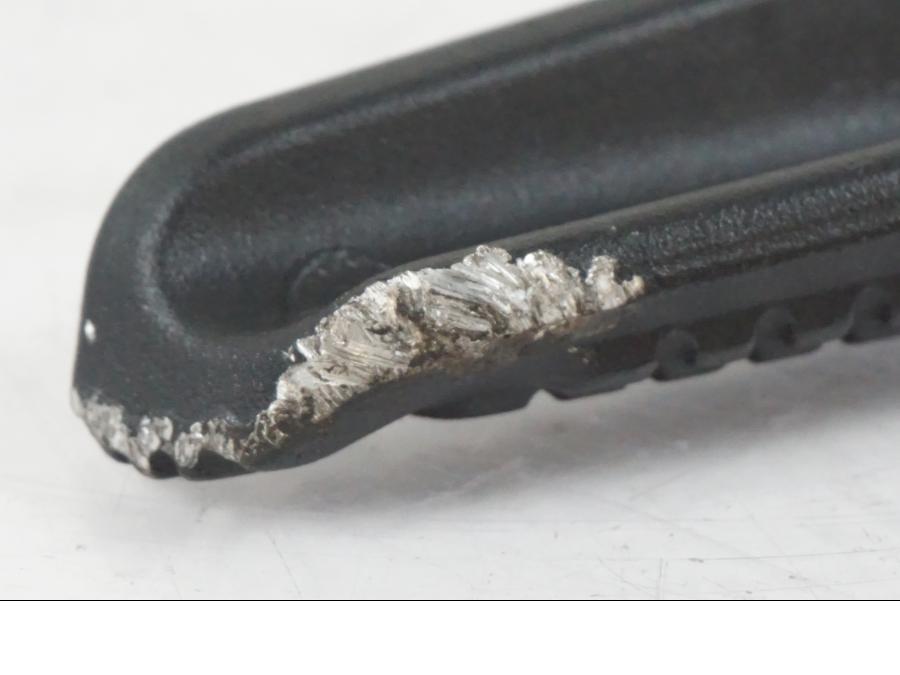 Snett uppifrån på Fotpinne från en KTM 1290 Super Duke R EVO -2023 motorcykel.