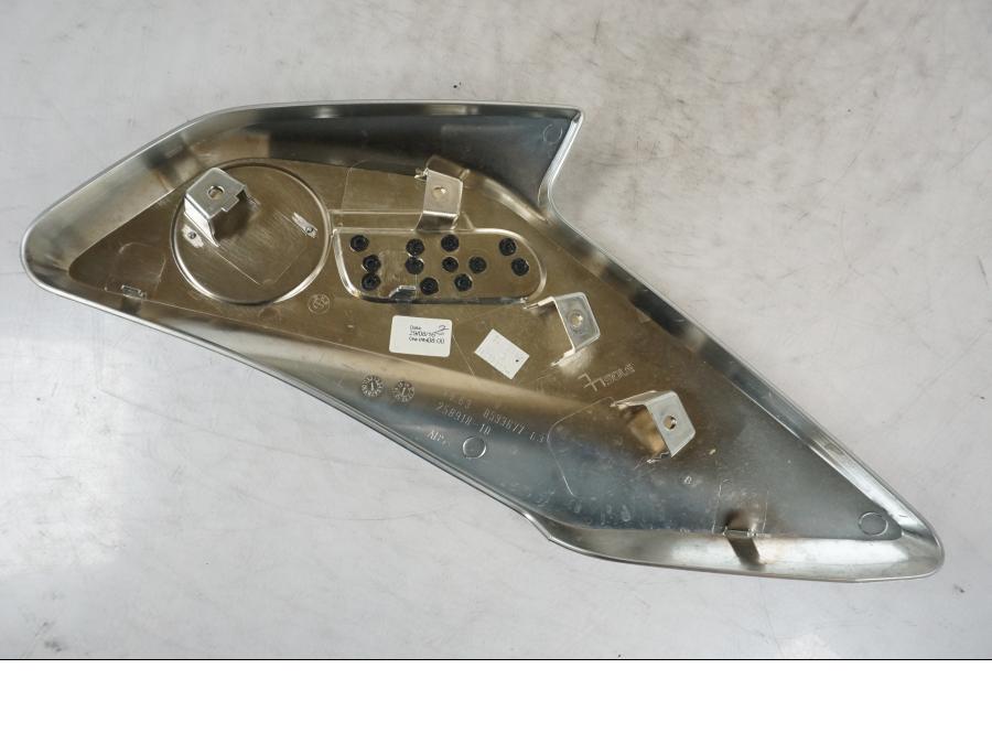 Snett nerifrån på Kylarvinge från en BMW R 1200 GS -2016 motorcykel.