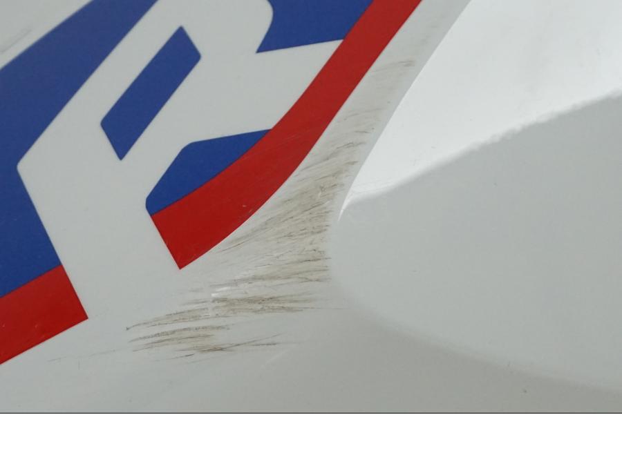 Baksidan på Bensintankskåpa från en BMW R 1250 GS -2019 motorcykel.