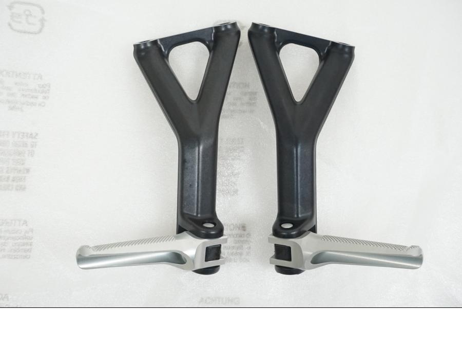 Snett nerifrån på Bakvinge från en Ducati Panigale V4S -2022 motorcykel.