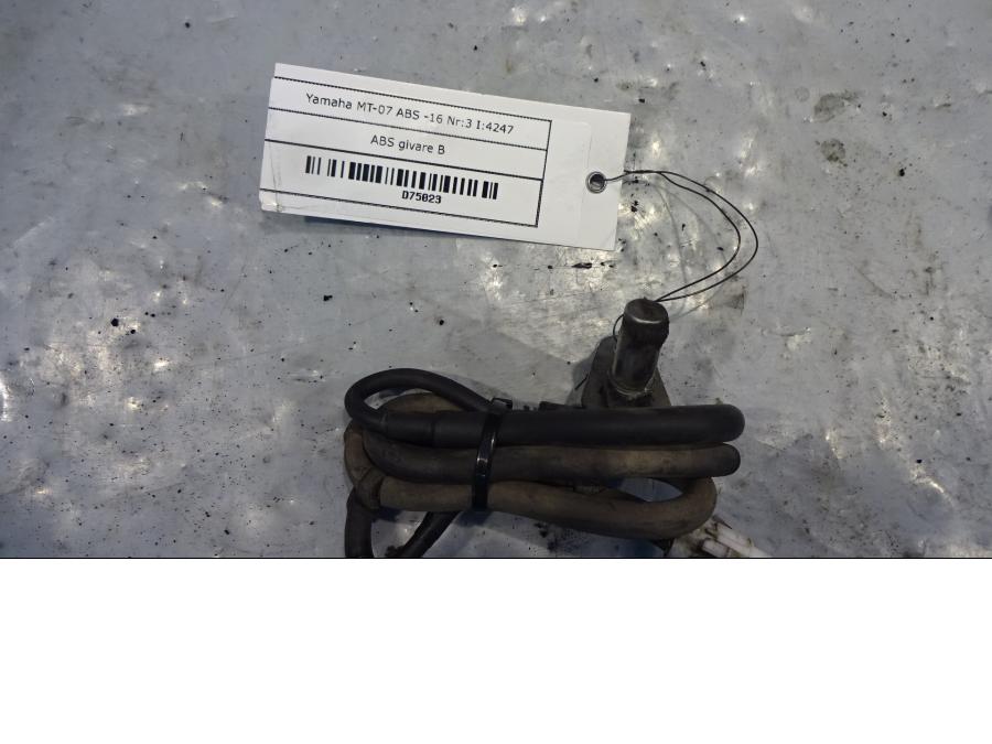 Framsidan på ABS givare från en Yamaha MT-07 -2016 motorcykel.