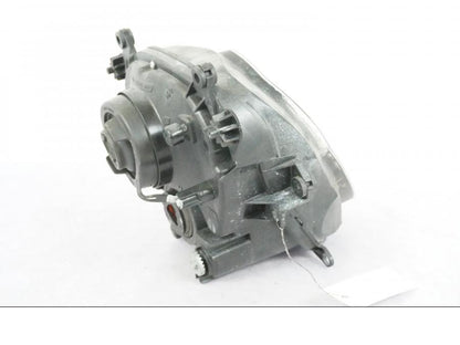 Snett nerifrån på Strålkastare från en Suzuki GSX-R 1000 -2008 motorcykel.