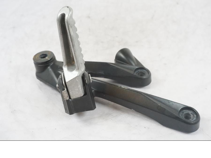 Höger sida på Fotpinne från en Kawasaki ZZ-R 1400 -2009 motorcykel.