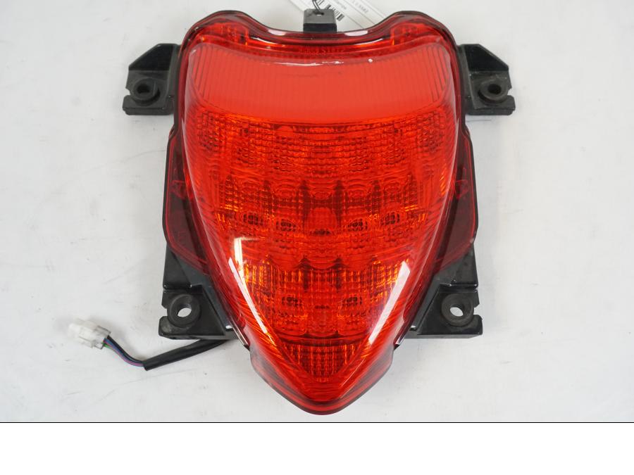 Framsidan på Baklampa från en Suzuki VZR 1800 -2009 motorcykel.