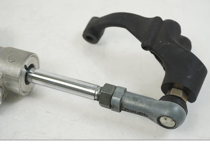 Snett uppifrån på Styrdämpare från en Yamaha YZF 1000 R1 -2006 motorcykel.