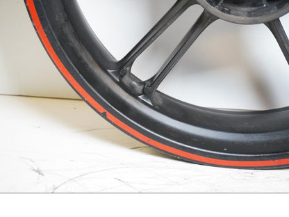 Extrabild1 på Fälg från en Yamaha YZF-R 125 -2009 motorcykel.