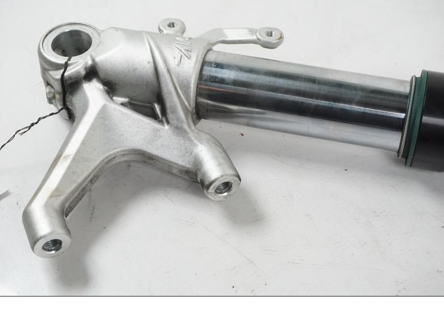 Höger sida på Gaffelben från en MV Agusta Dragster -2014 motorcykel.