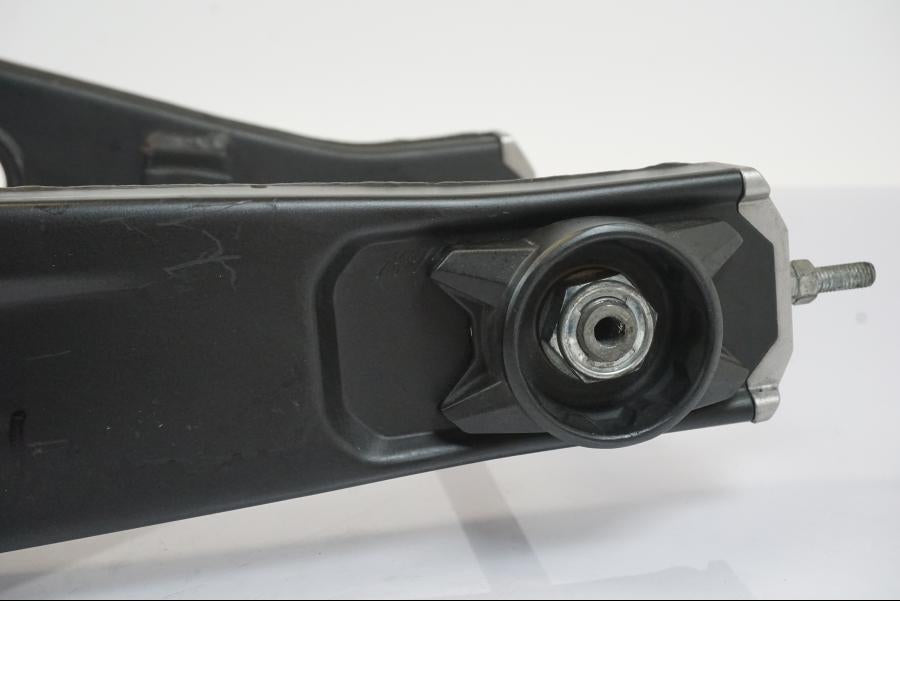 Höger sida på Sving från en Yamaha MT-07 -2016 motorcykel.