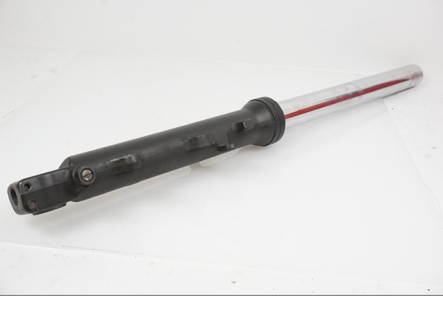 Höger sida på Gaffelben från en Yamaha YZF R6 -2006 motorcykel.