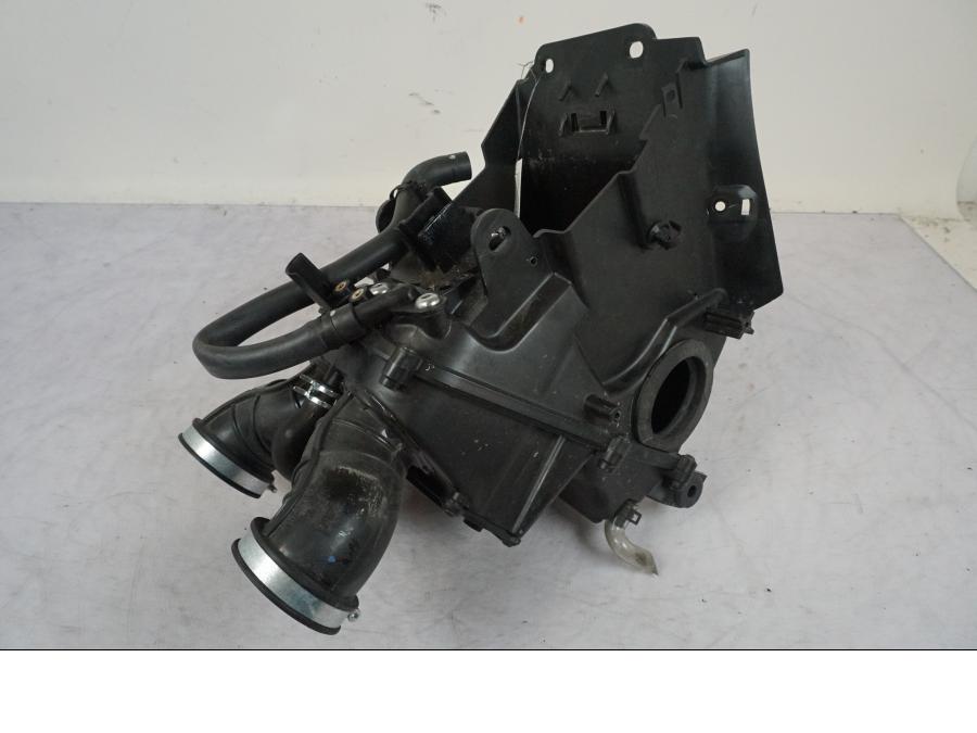 Framsidan på Luftburk från en Triumph Bonneville T120 -2021 motorcykel.