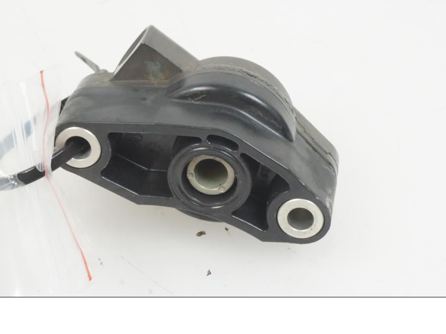 Höger sida på Kopplingslavcylinder från en KTM 1290 Super Duke -2019 motorcykel.