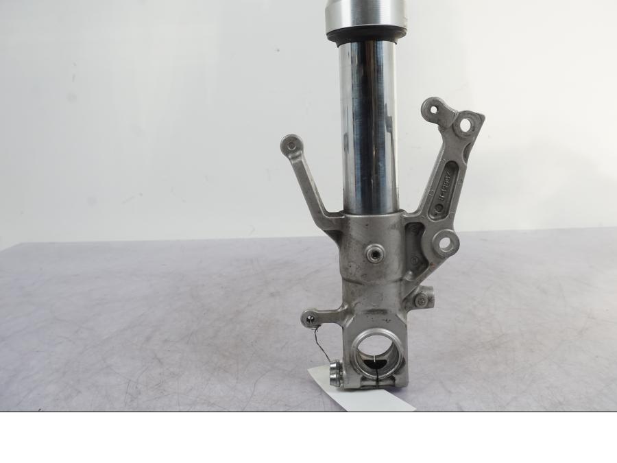 Extrabild6 på Gaffelben från en Suzuki GSX 1300 RX -1999 motorcykel.