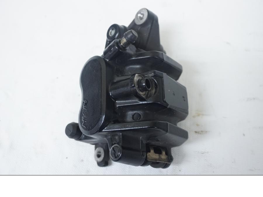 Framsidan på Bromsok från en Triumph Bonneville -2001 motorcykel.