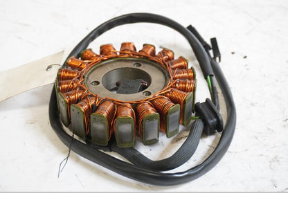 Framsidan på Generator från en Suzuki SV 650 -2003 motorcykel.