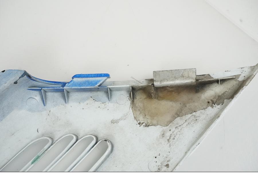 Snett nerifrån på Sidopanel från en Honda CBR 1000 F -1989 motorcykel.