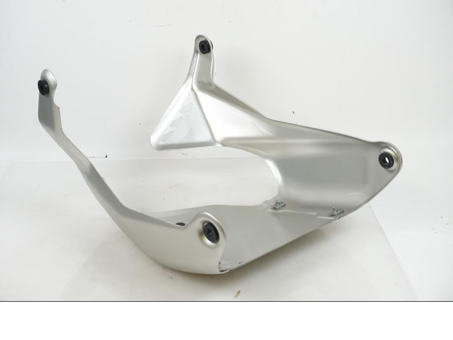 Höger sida på Hasplåt från en Ducati Multistrada V4S -2023 motorcykel.