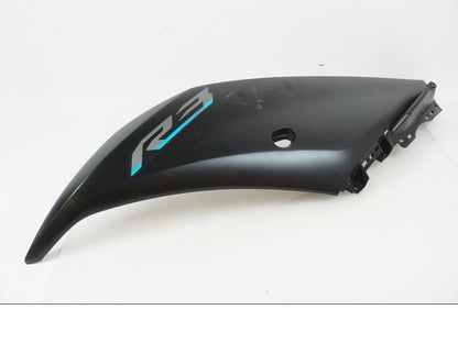 Baksidan på Sidkåpa från en Yamaha YZF R3 -2022 motorcykel.