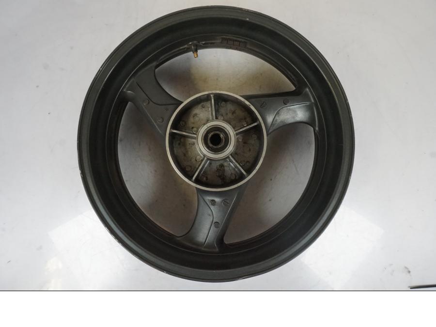 Snett uppifrån på Fälg från en Honda VTR 1000 F -1997 motorcykel.