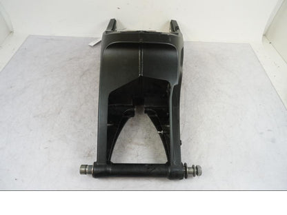 Baksidan på Sving från en BMW S 1000 XR -2019 motorcykel.