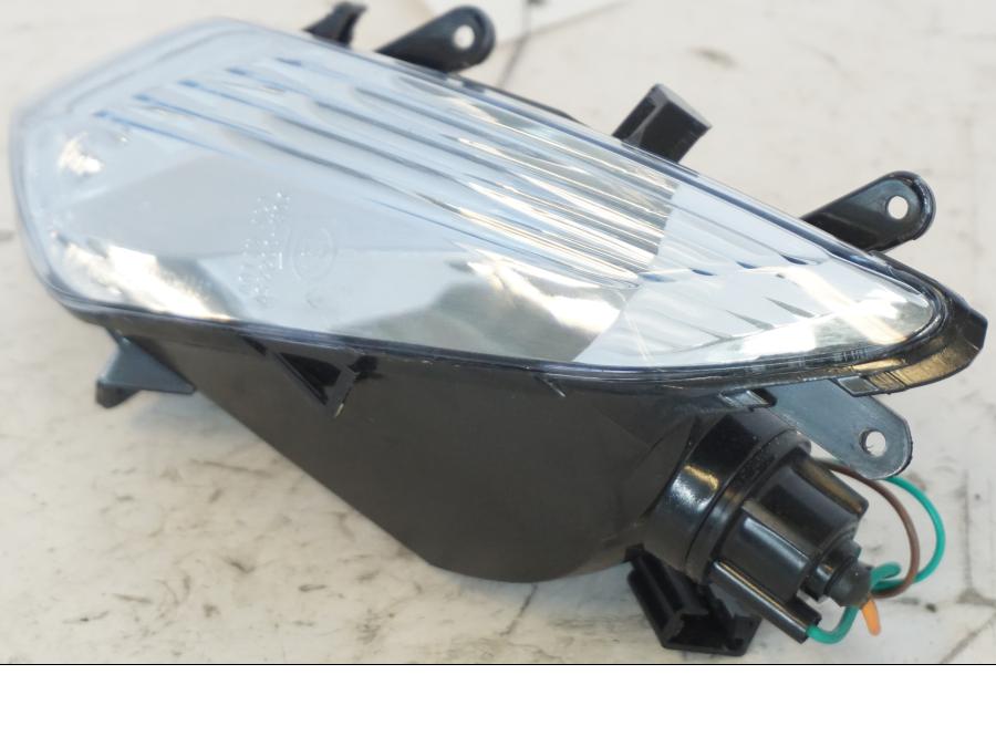 Vänster sida på Blinkers från en Kymco Agility 125 -2019 scooter.
