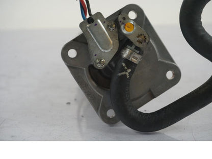 Extrabild3 på Bensinpump insprut från en KTM 1290 Super Duke R -2018 motorcykel.