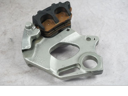 Snett nerifrån på Bromsok från en Ducati Multistrada V4 -2024 motorcykel.