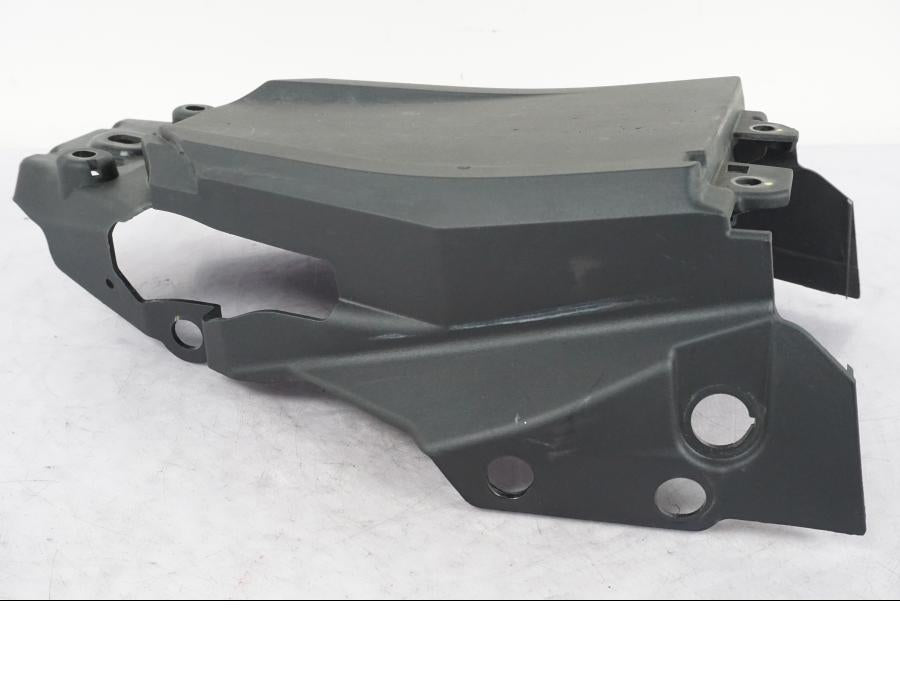 Framsidan på Undertail från en KTM 390 Duke -2018 motorcykel.