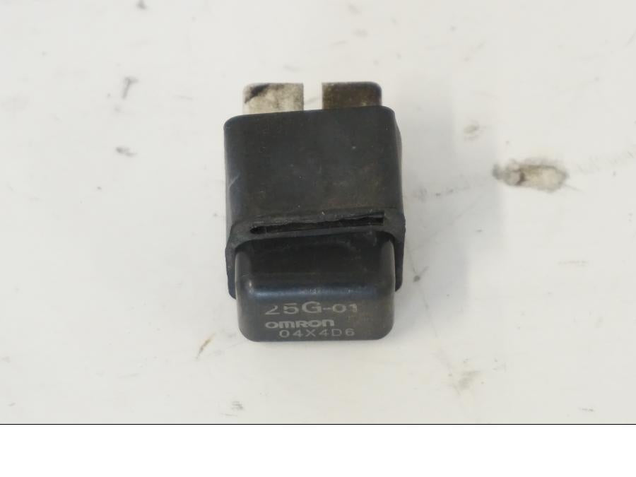 Snett nerifrån på Relä från en Yamaha XV 535 -1995 motorcykel.