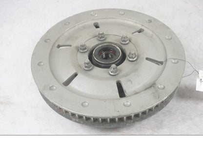 Framsidan på Remdrev från en Kawasaki VN 900 -2008 motorcykel.