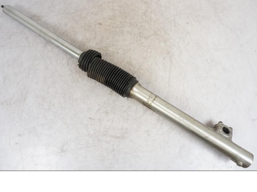 Framsidan på Gaffelben från en Honda XL 125 R -1998 motorcykel.