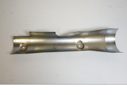 Höger sida på Svingkromskydd från en Suzuki VZ 1600 -2005 motorcykel.