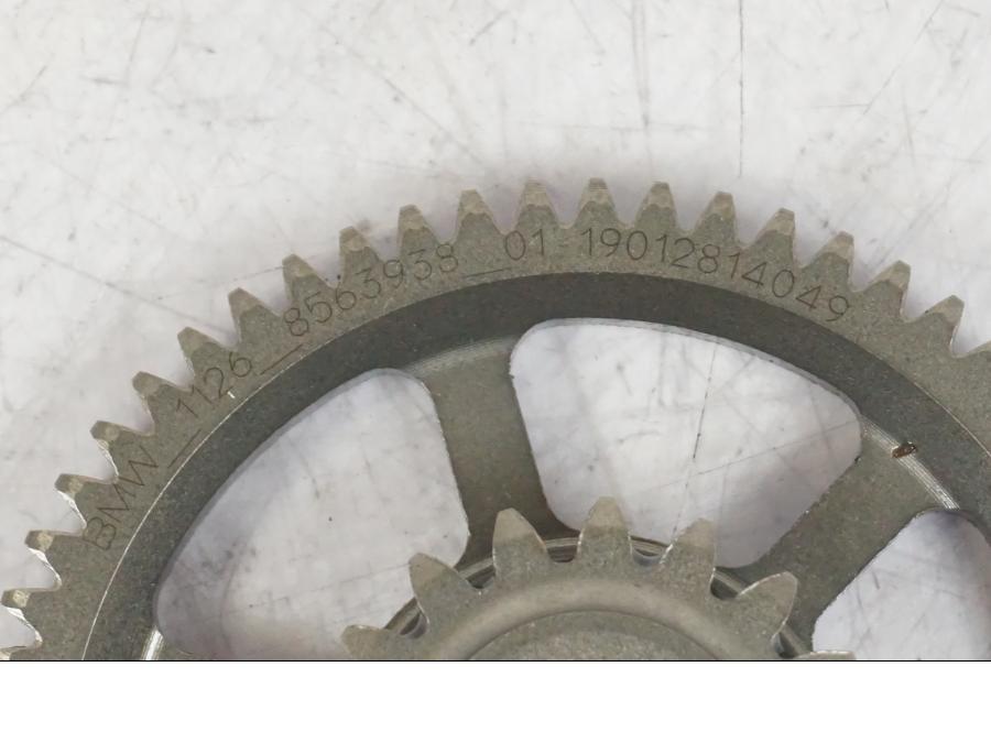 Snett uppifrån på Startkopplingsdrev från en BMW F 750 GS -2020 motorcykel.