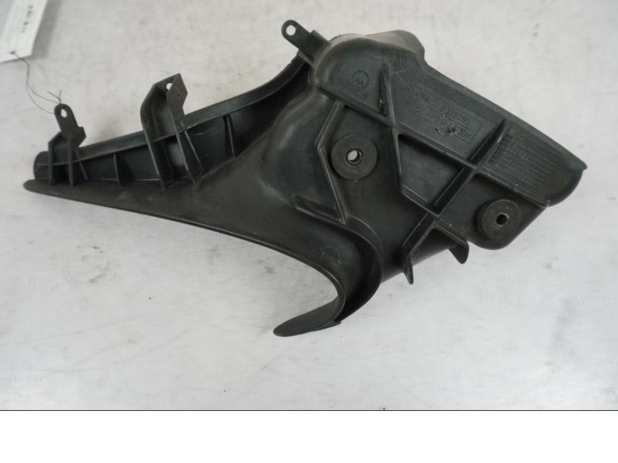 Höger sida på Oljekyl från en BMW R 850 R -2004 motorcykel.