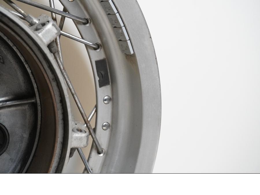 Extrabild5 på Fälg från en Yamaha XV 1100 -1996 motorcykel.