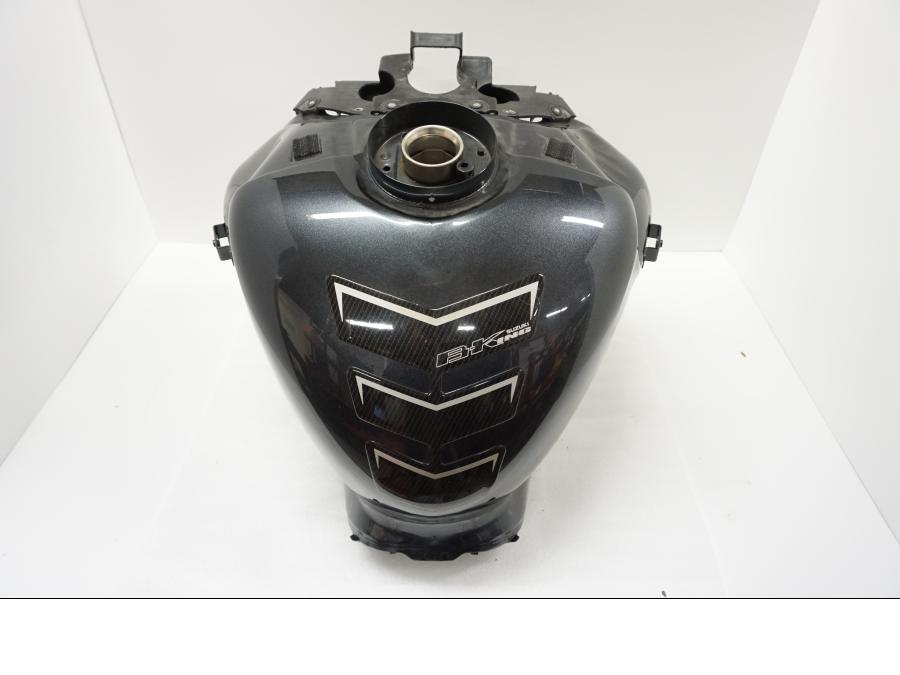Snett uppifrån på Bensintank från en Suzuki GSX 1300 BK -2008 motorcykel.